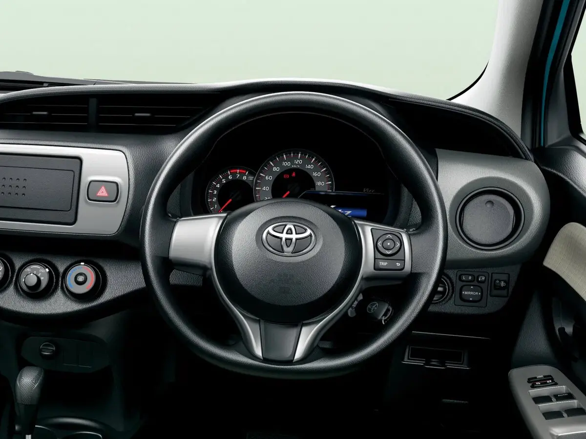 Toyota Vitz III (XP130) Рестайлинг Хэтчбек 5 дв. — сүрөт 6