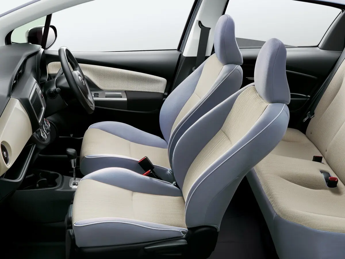 Toyota Vitz III (XP130) Рестайлинг Хэтчбек 5 дв. — сүрөт 9