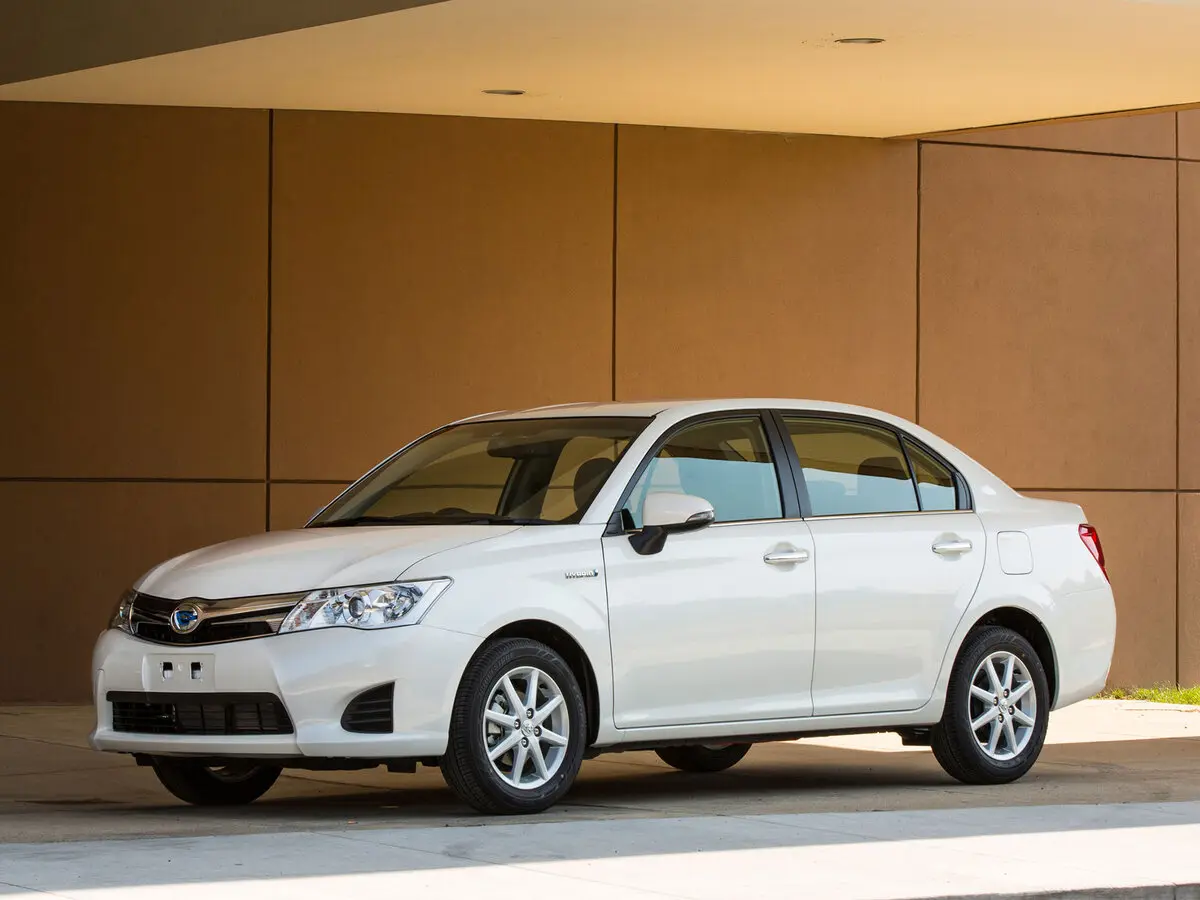 Toyota Corolla XI (E160, E170, E180) Седан Axio