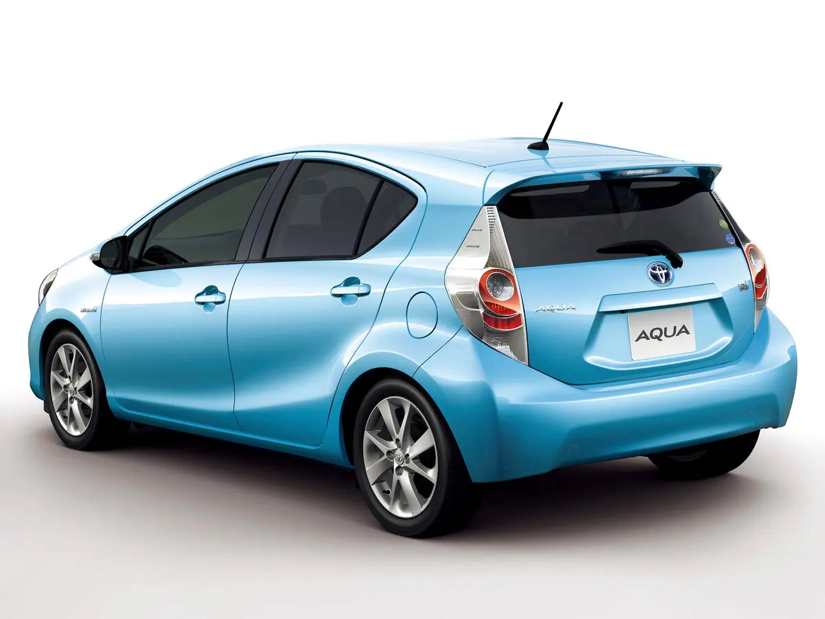 Toyota Aqua I Хэтчбек 5 дв. — фото 3