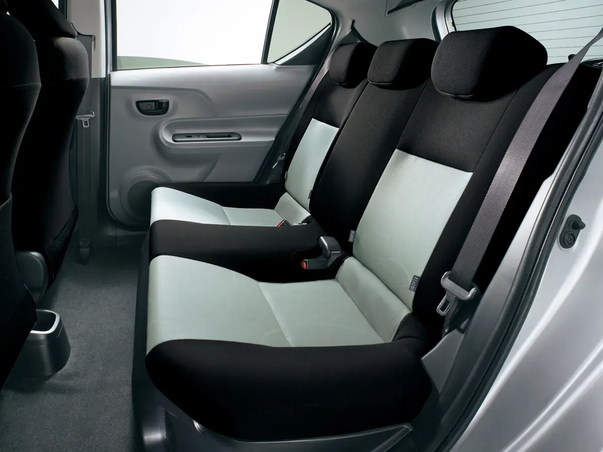 Toyota Aqua I Хэтчбек 5 дв. — фото 7