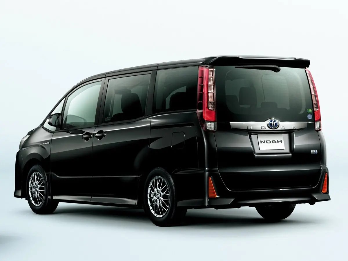 Toyota Noah III (R80) Минивэн — фото 3