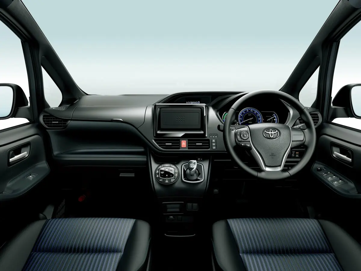 Toyota Noah III (R80) Минивэн — фото 4