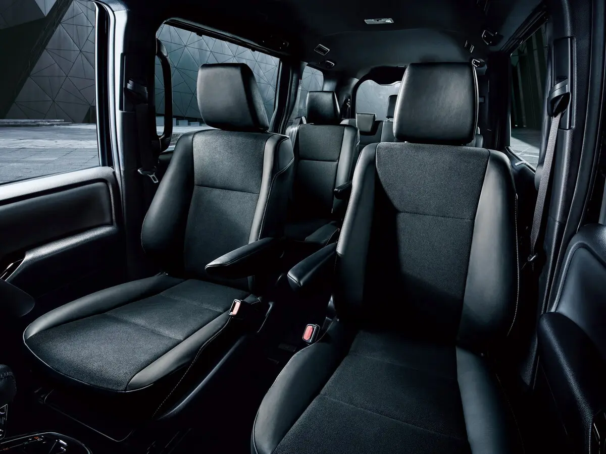 Toyota Noah III (R80) Минивэн — фото 7