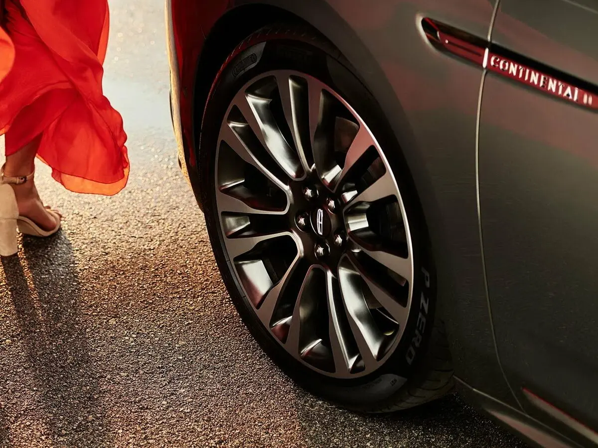 Lincoln Continental X Седан — сүрөт 17