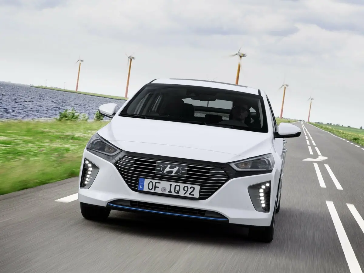 Hyundai IONIQ 2016 – 2022 Хэтчбек 5 дв. — фото 3