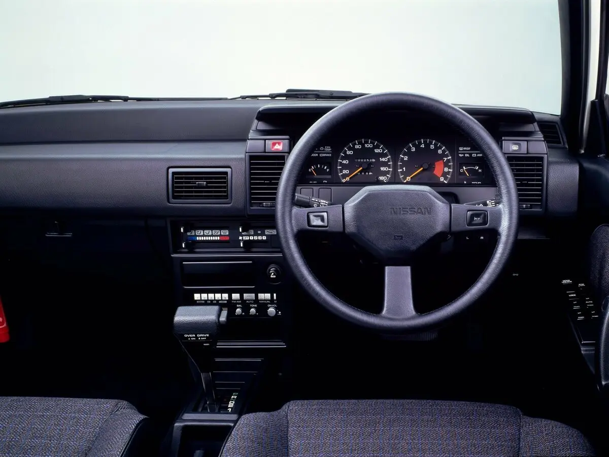 Nissan Liberta Villa II (N13) Седан — сүрөт 3