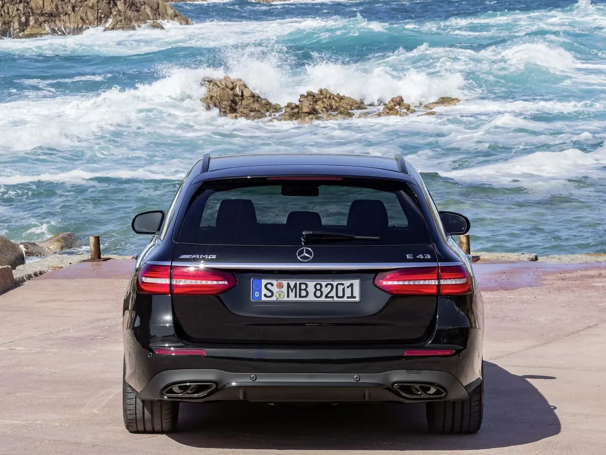 Mercedes-Benz E-Класс AMG V (W213) Универсал 5 дв. — фото 4