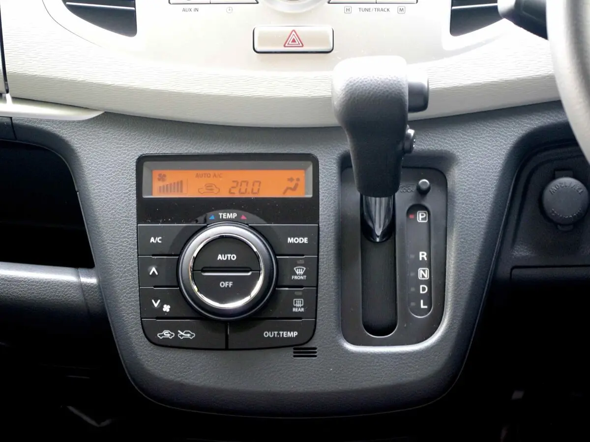 Suzuki Wagon R V Рестайлинг Хэтчбек 5 дв. — сүрөт 10