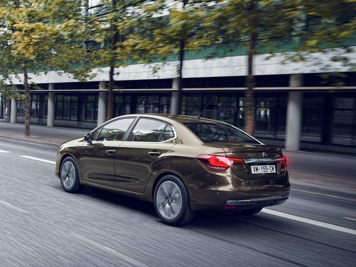 Citroen C4 II Рестайлинг Седан — photo 3