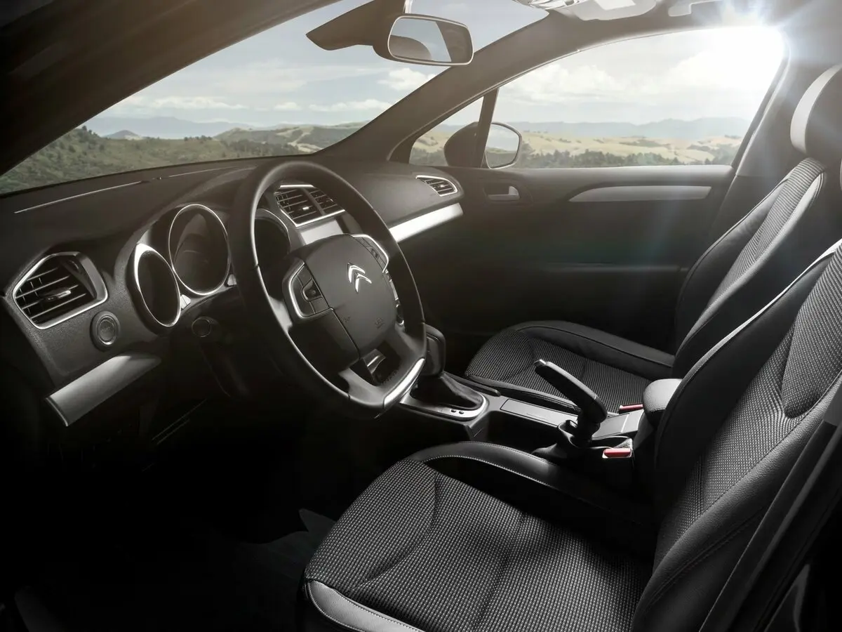 Citroen C4 II Рестайлинг Седан — photo 4
