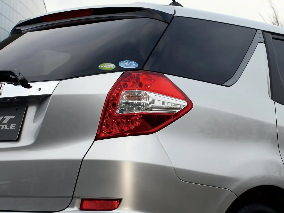 Honda Fit Shuttle I Универсал 5 дв. — сүрөт 11