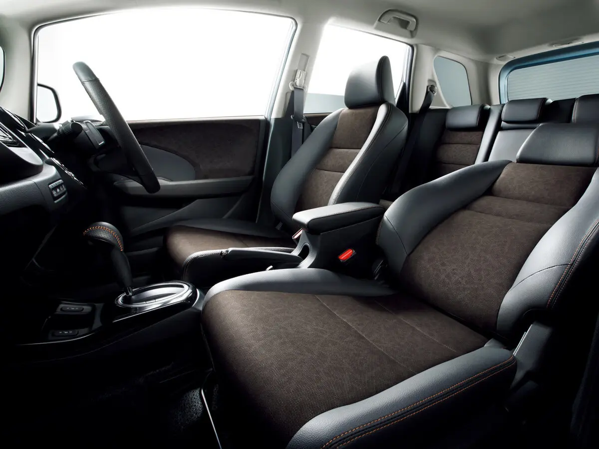 Honda Fit Shuttle I Рестайлинг Универсал 5 дв. — сүрөт 5