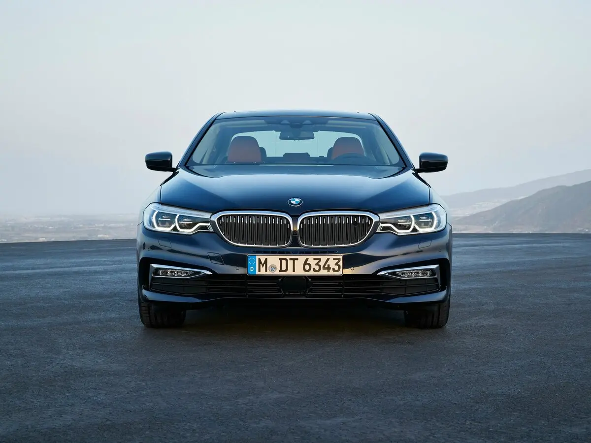 BMW 5 серии VII (G30/G31/G38) Седан — фото 3