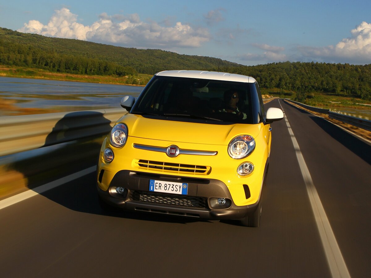 Fiat 500L I Компактвэн Trekking — фото 3