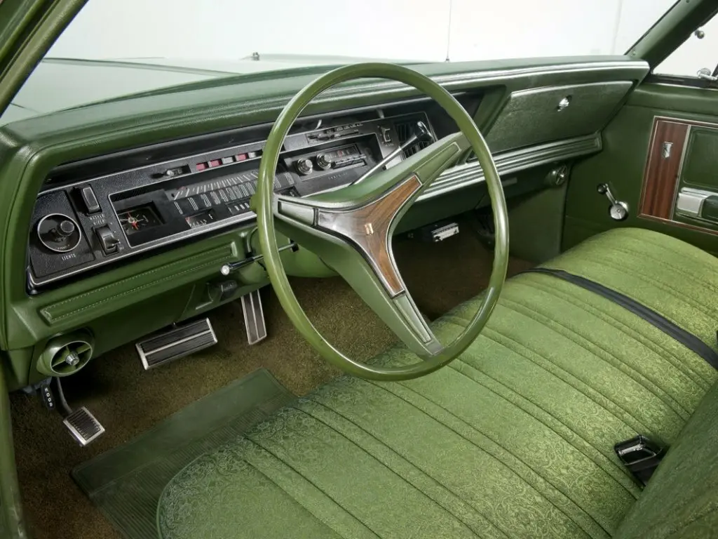 Chrysler Newport VI Седан — сүрөт 4