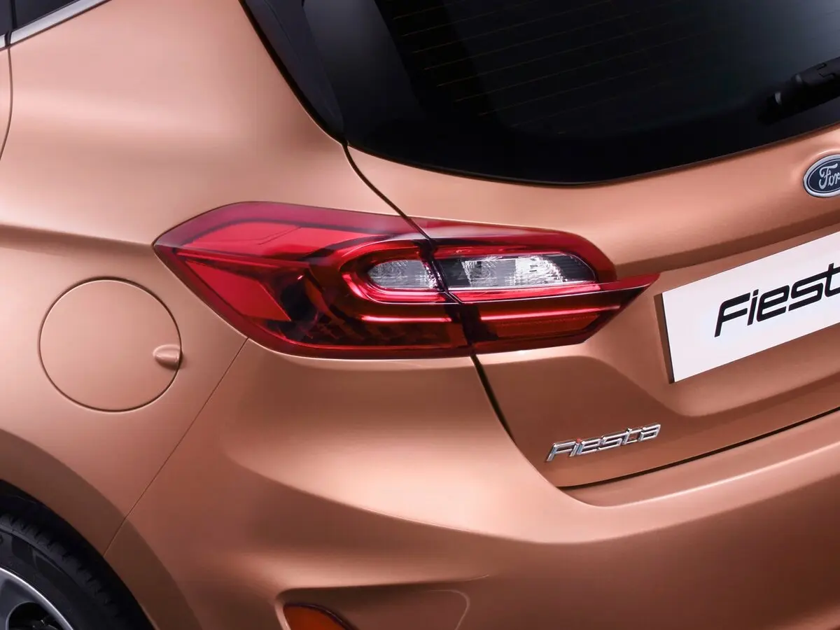 Ford Fiesta Mk7 Хэтчбек 5 дв. — 照片 15