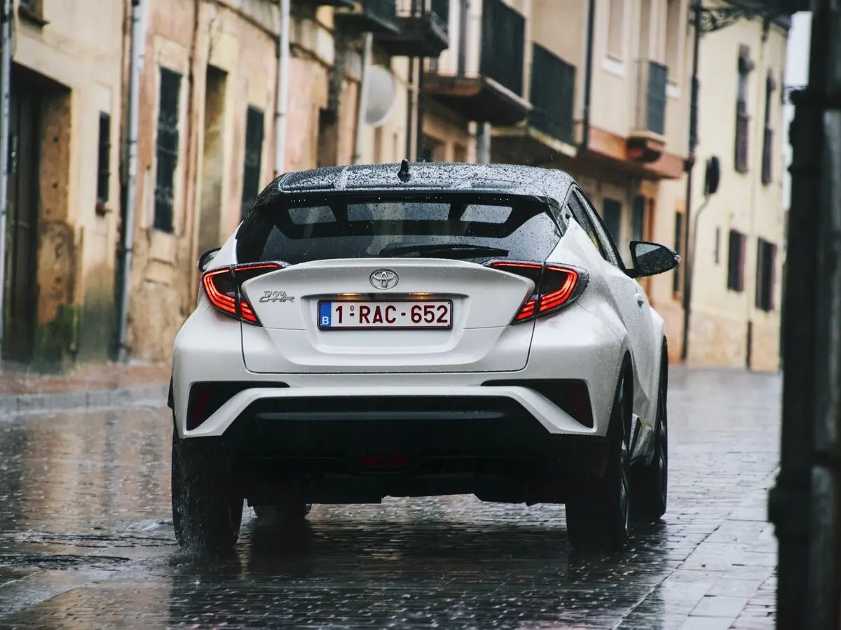 Toyota C-HR I Внедорожник 5 дв. — сүрөт 4