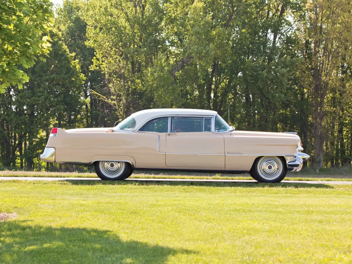 Cadillac Series 62 IV Купе-хардтоп — сүрөт 2