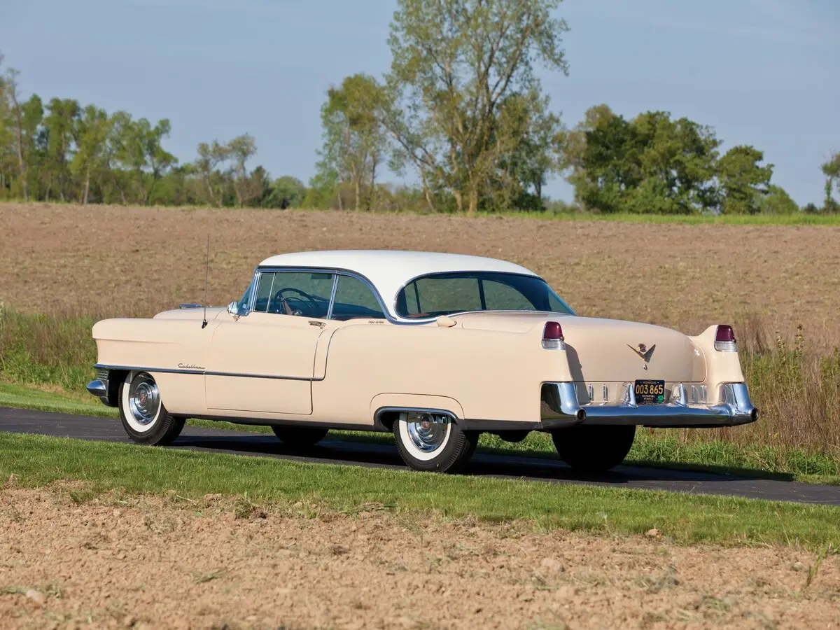Cadillac Series 62 IV Купе-хардтоп — сүрөт 5