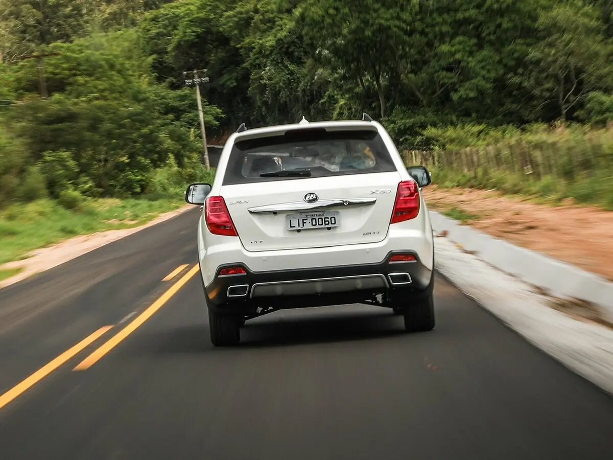 Lifan X60 I Рестайлинг 2 Внедорожник 5 дв. — 照片 4