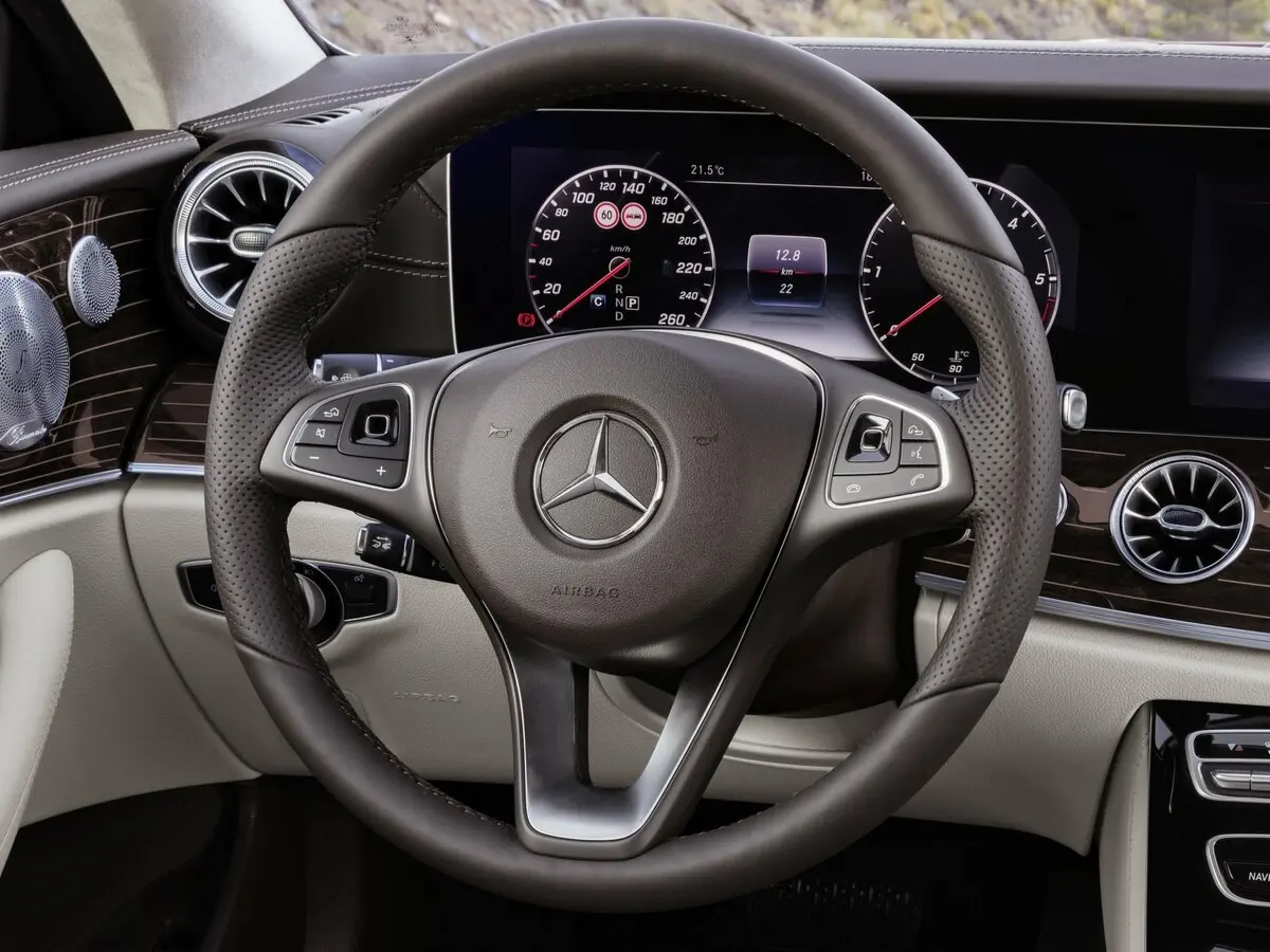 Mercedes-Benz E-Класс V (W213, S213, C238) Купе-хардтоп — фото 9