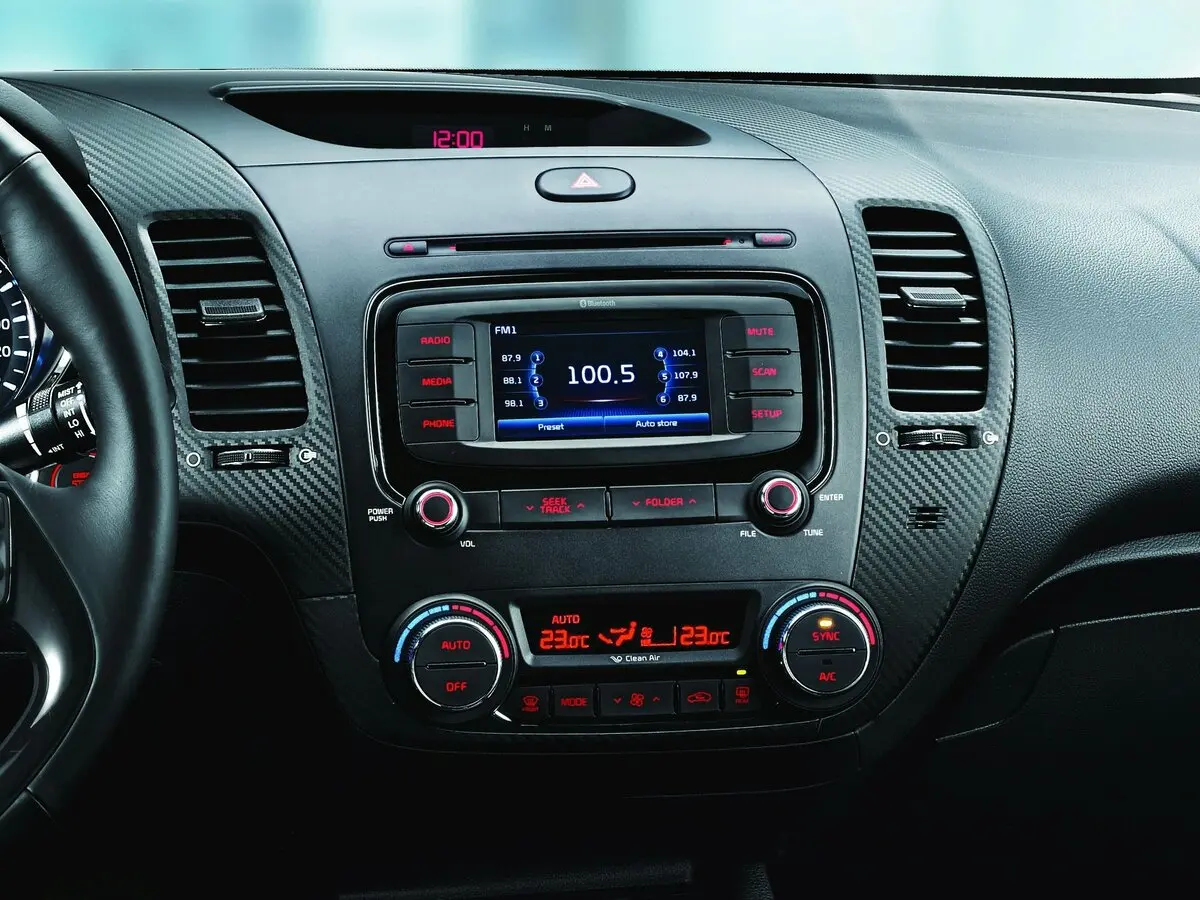 Kia Cerato III Рестайлинг (Classic) Седан — сүрөт 13