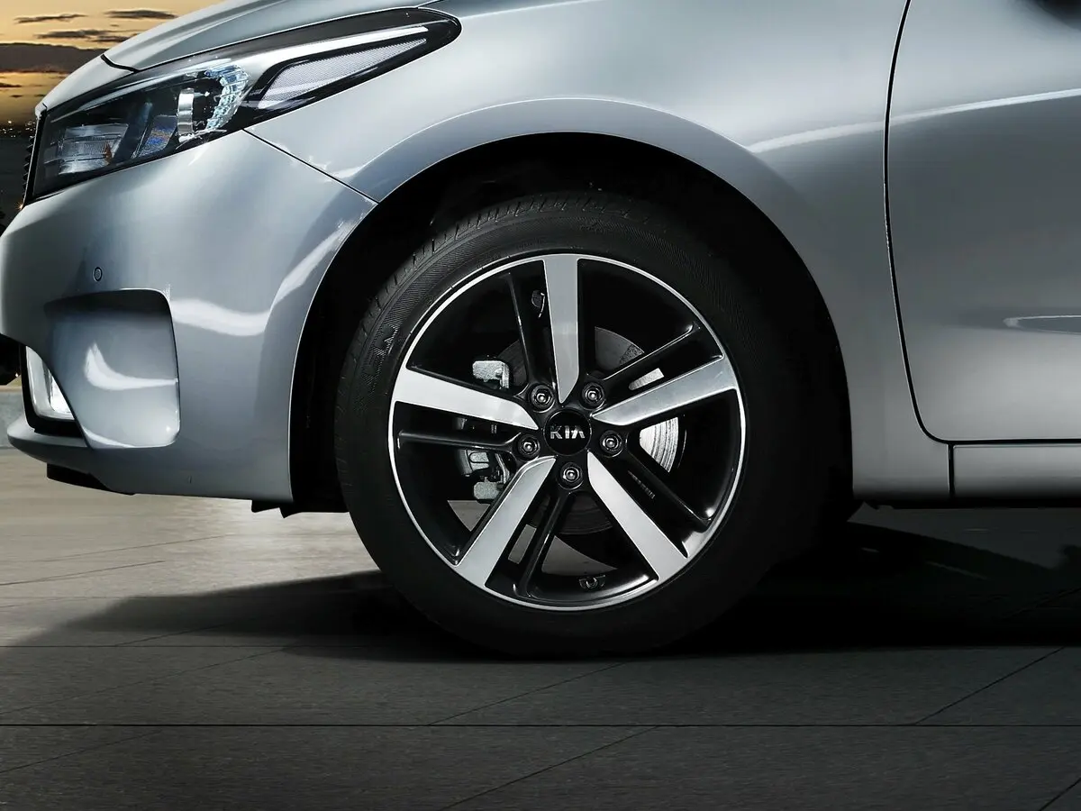 Kia Cerato III Рестайлинг (Classic) Седан — сүрөт 14