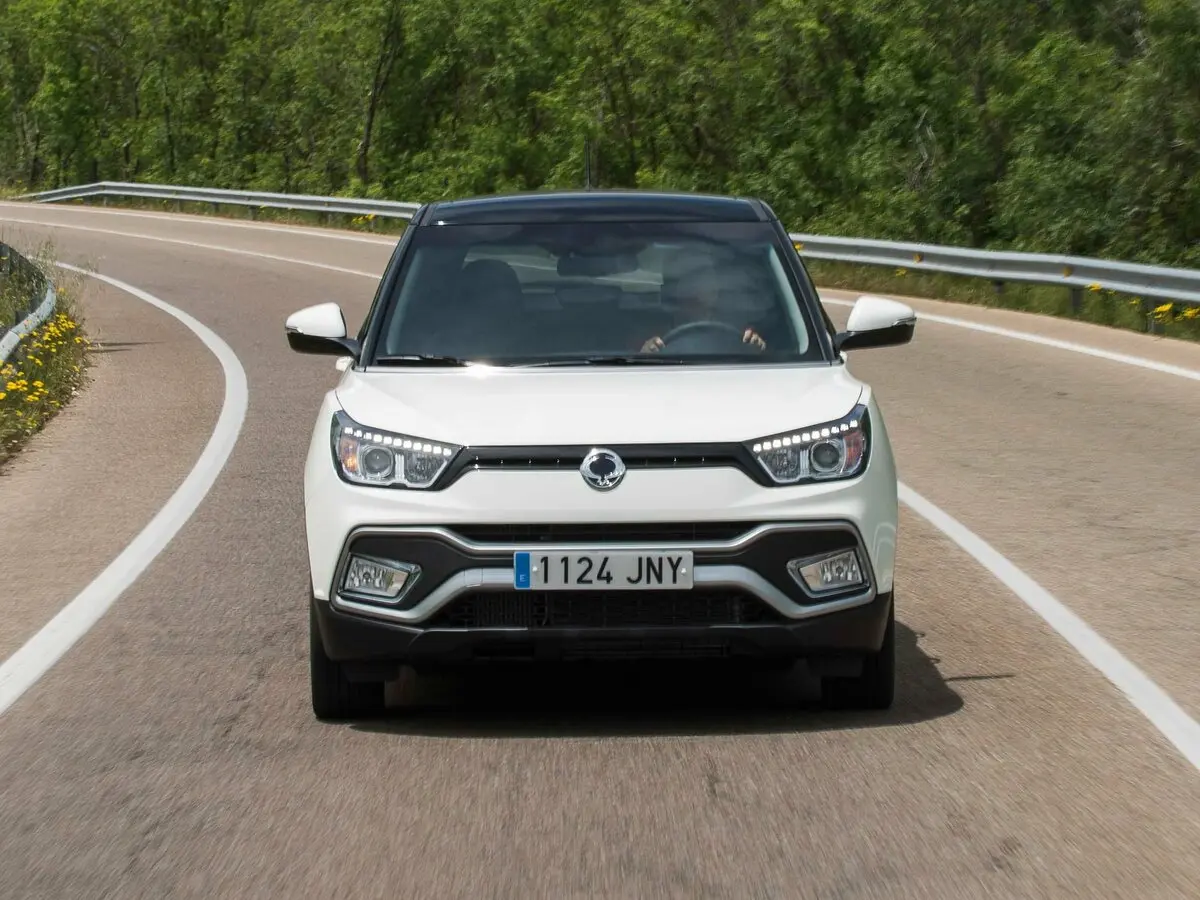 SsangYong XLV I Внедорожник 5 дв. — фото 3