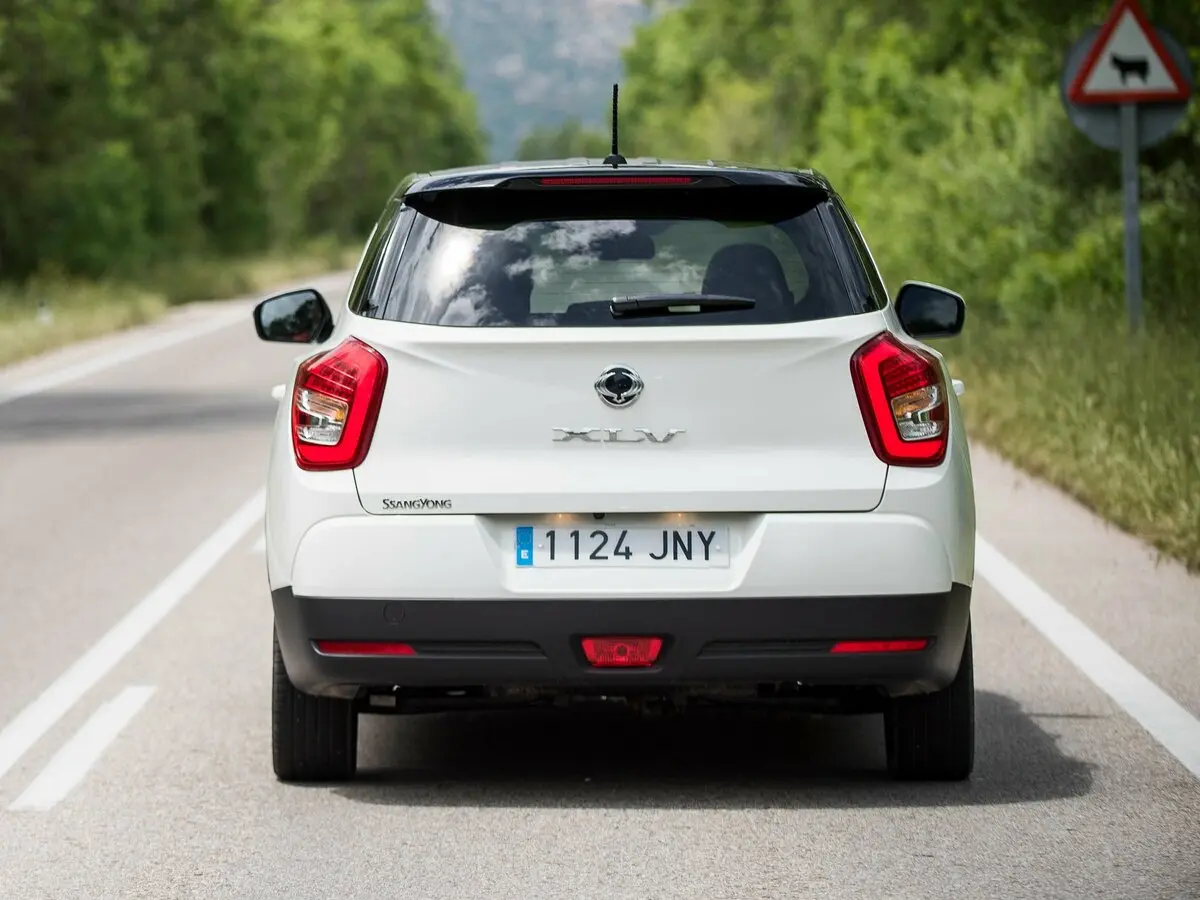SsangYong XLV I Внедорожник 5 дв. — фото 4