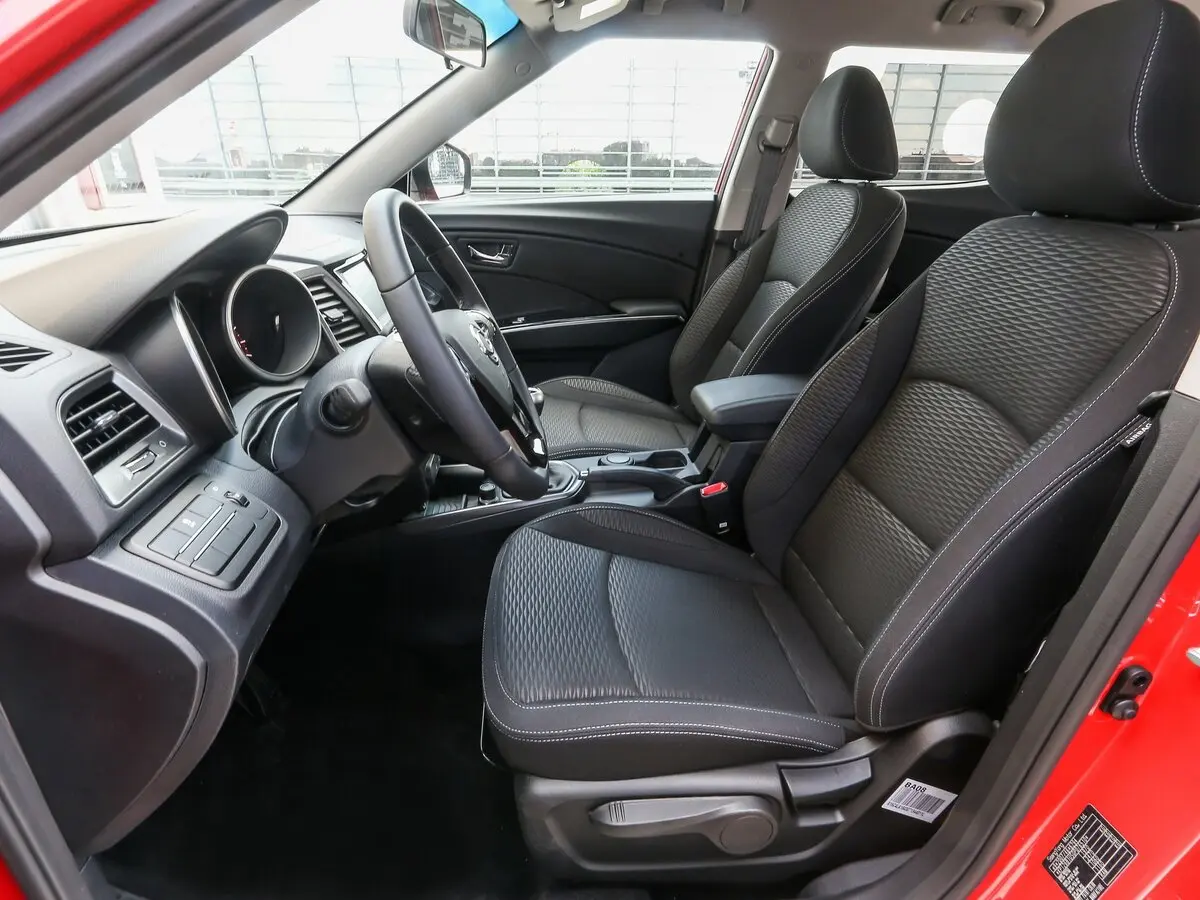 SsangYong XLV I Внедорожник 5 дв. — фото 7