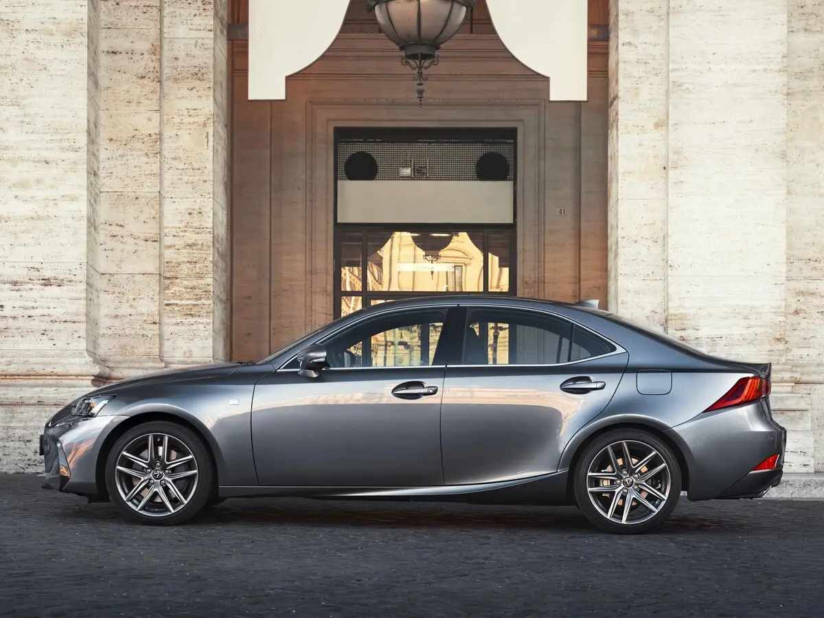 Lexus IS III Рестайлинг Седан — фото 2
