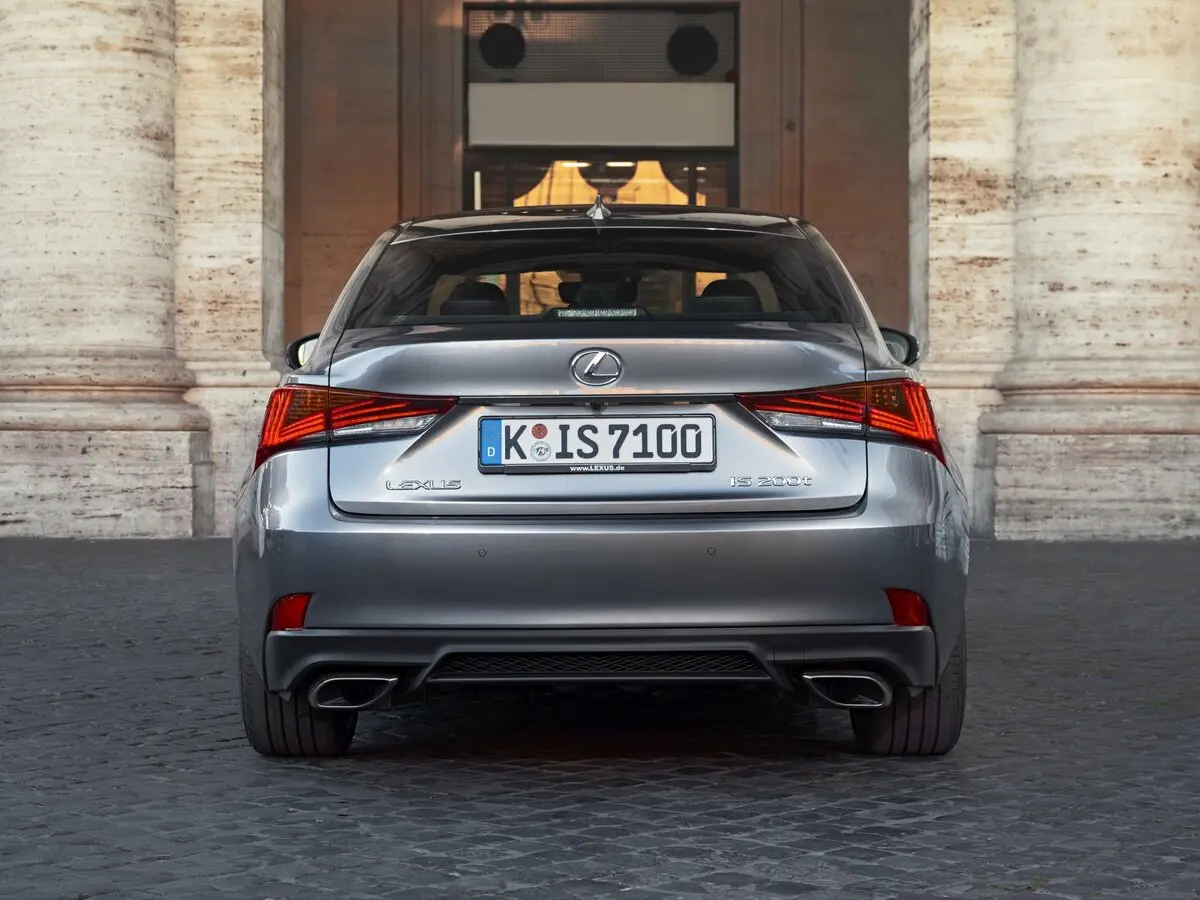 Lexus IS III Рестайлинг Седан — фото 4
