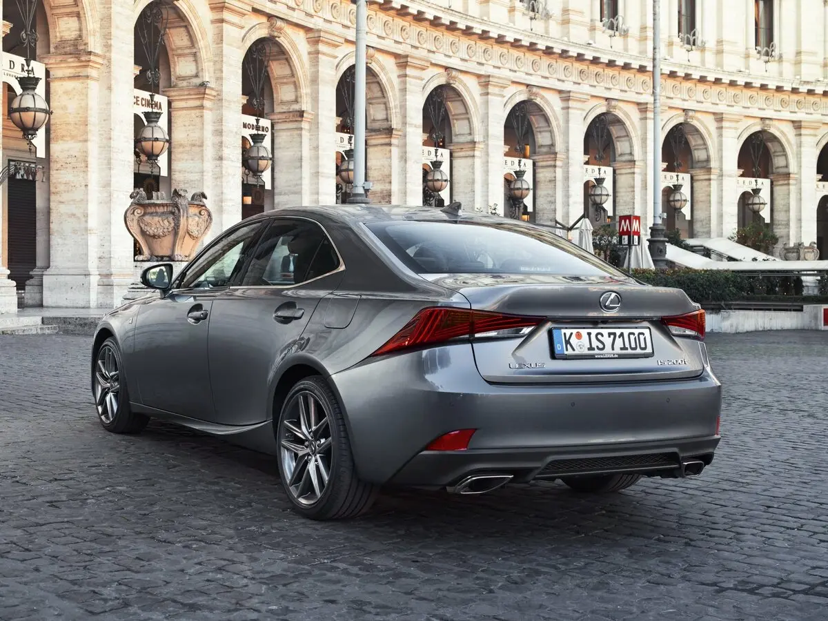 Lexus IS III Рестайлинг Седан — фото 5