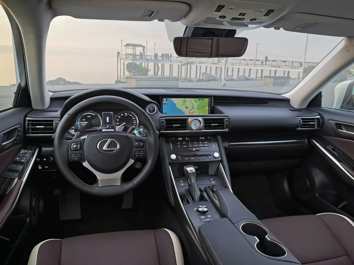 Lexus IS III Рестайлинг Седан — фото 6
