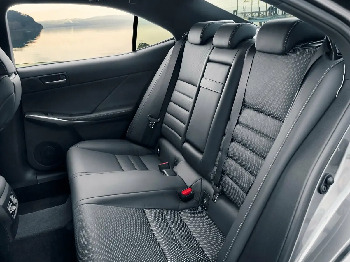 Lexus IS III Рестайлинг Седан — фото 10