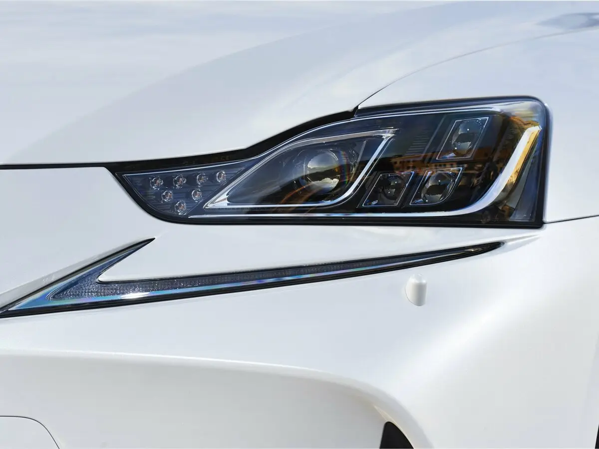 Lexus IS III Рестайлинг Седан — фото 13