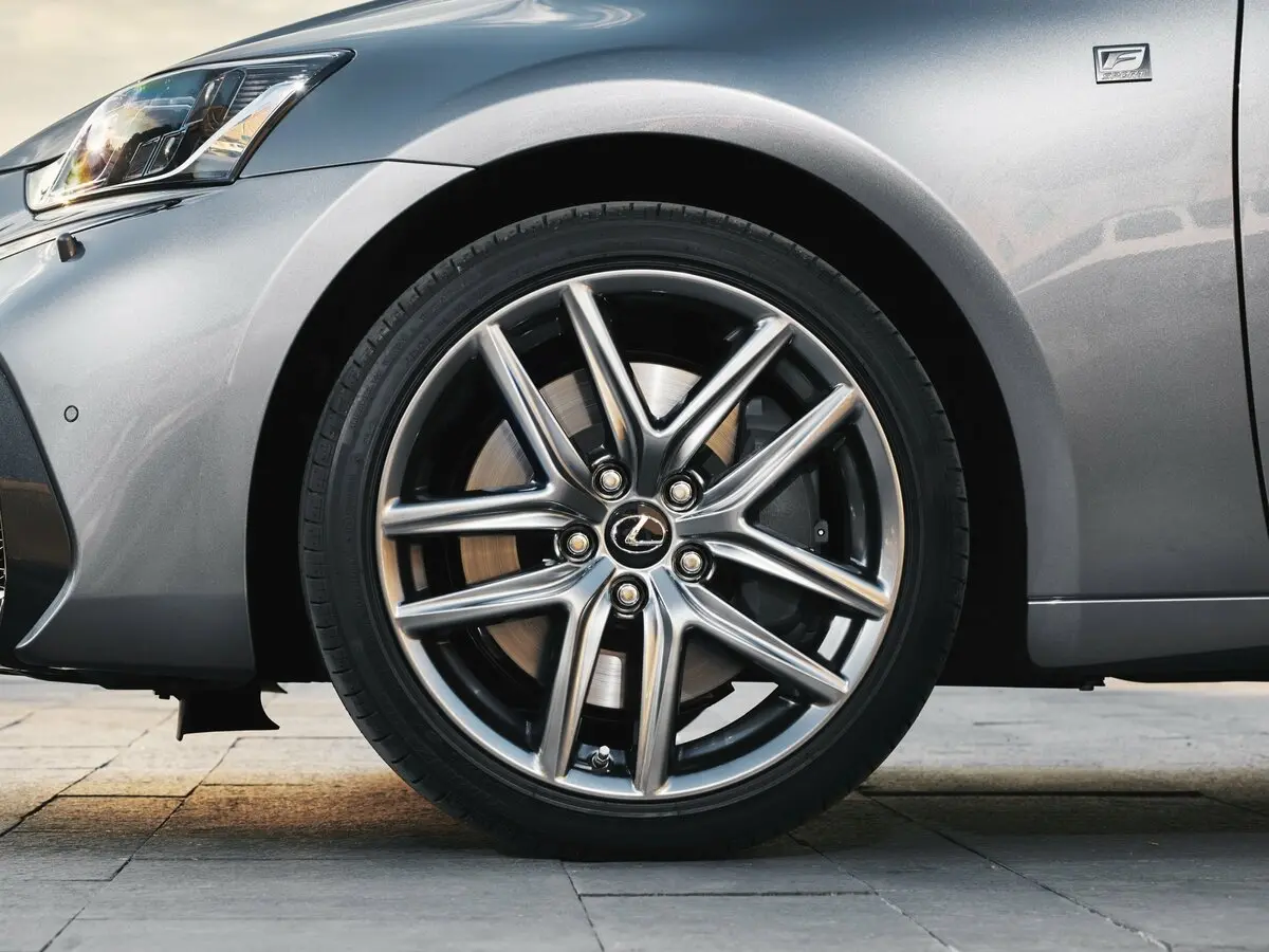 Lexus IS III Рестайлинг Седан — фото 17
