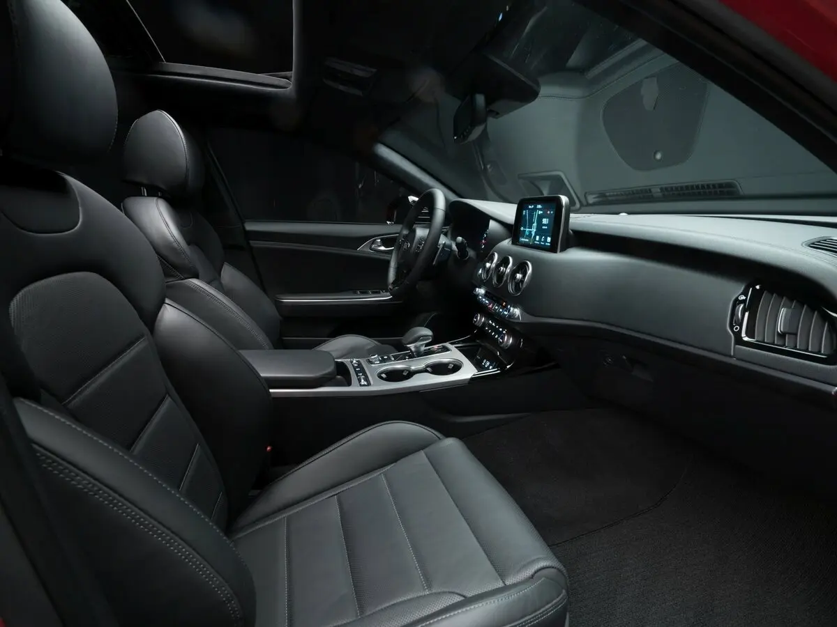 Kia Stinger I Лифтбек — фото 7