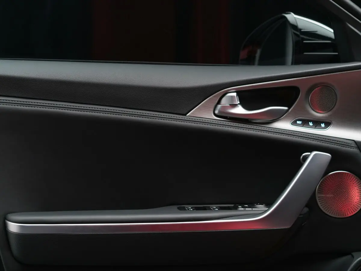 Kia Stinger I Лифтбек — фото 9