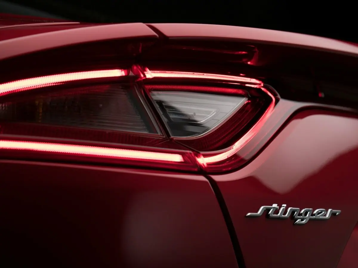 Kia Stinger I Лифтбек — фото 12
