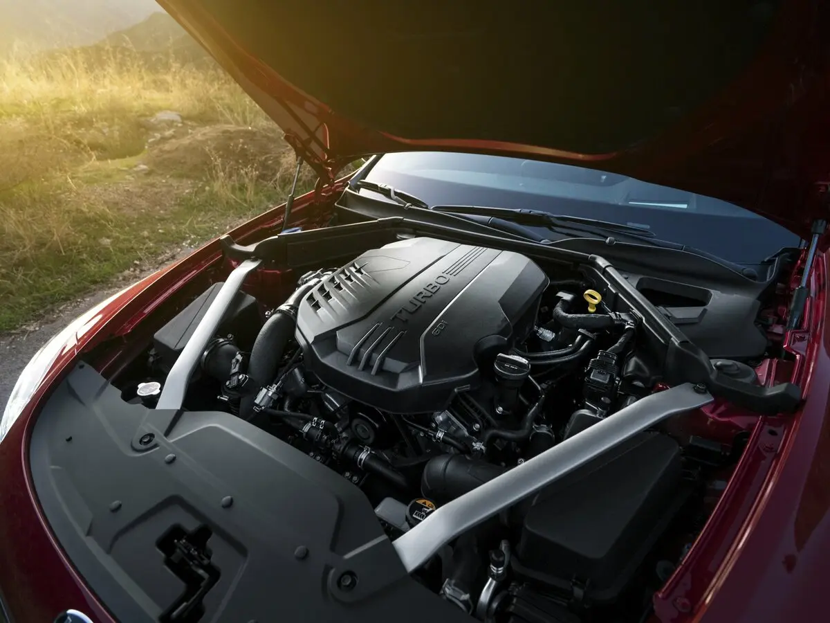 Kia Stinger I Лифтбек — фото 14
