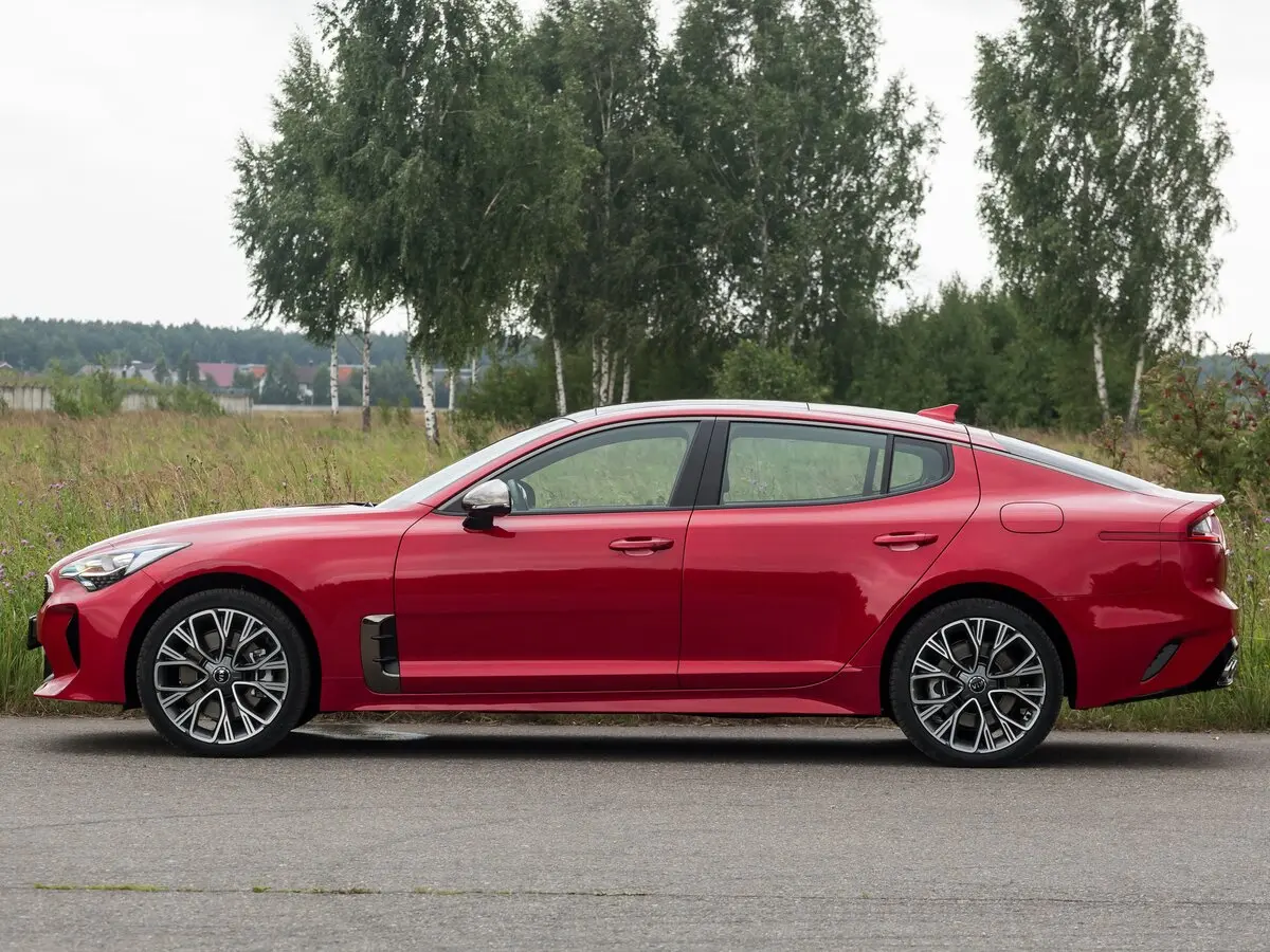 Kia Stinger I Лифтбек — фото 17