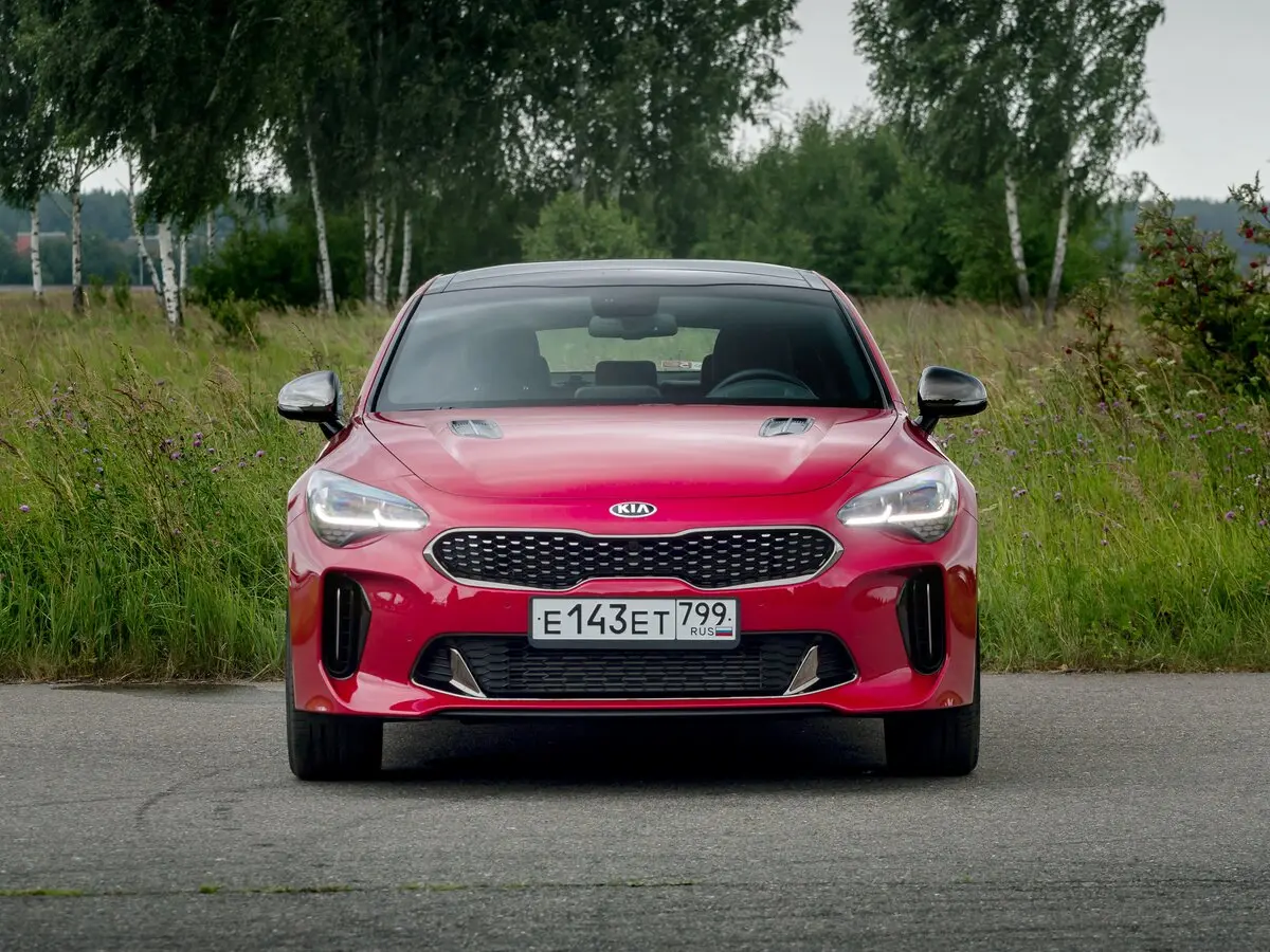 Kia Stinger I Лифтбек — фото 18
