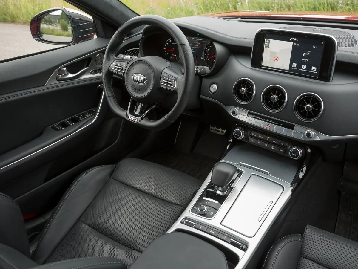 Kia Stinger I Лифтбек — фото 22