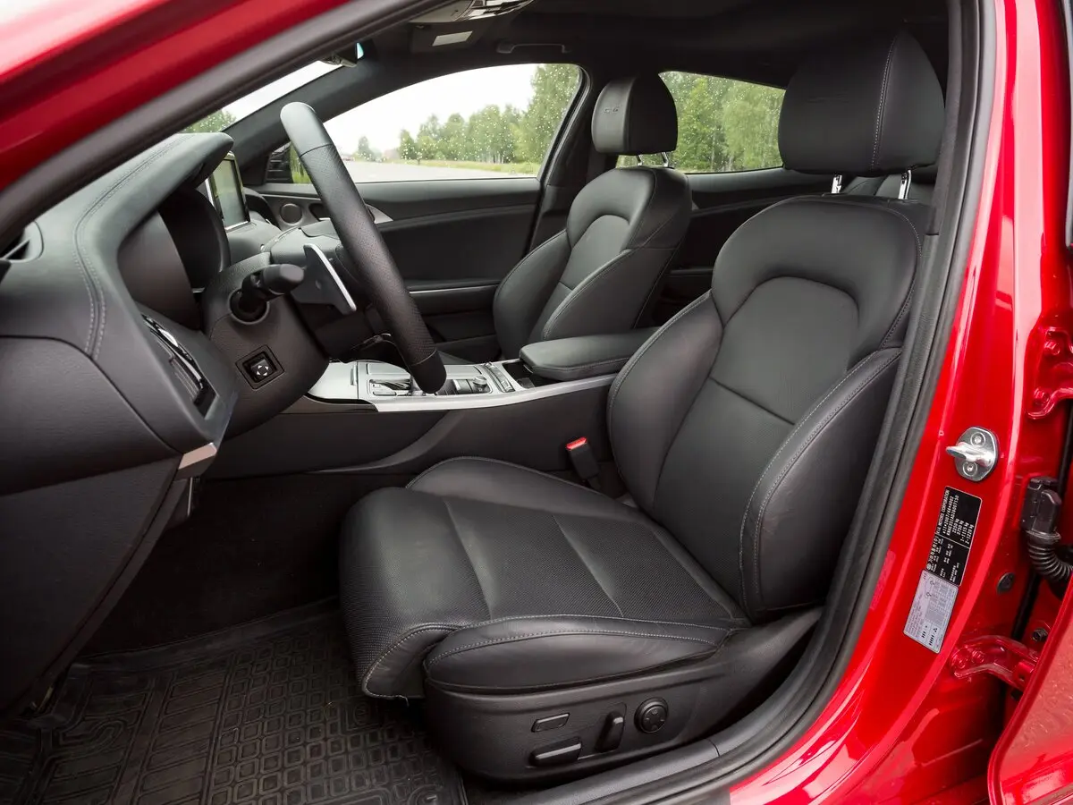 Kia Stinger I Лифтбек — фото 23