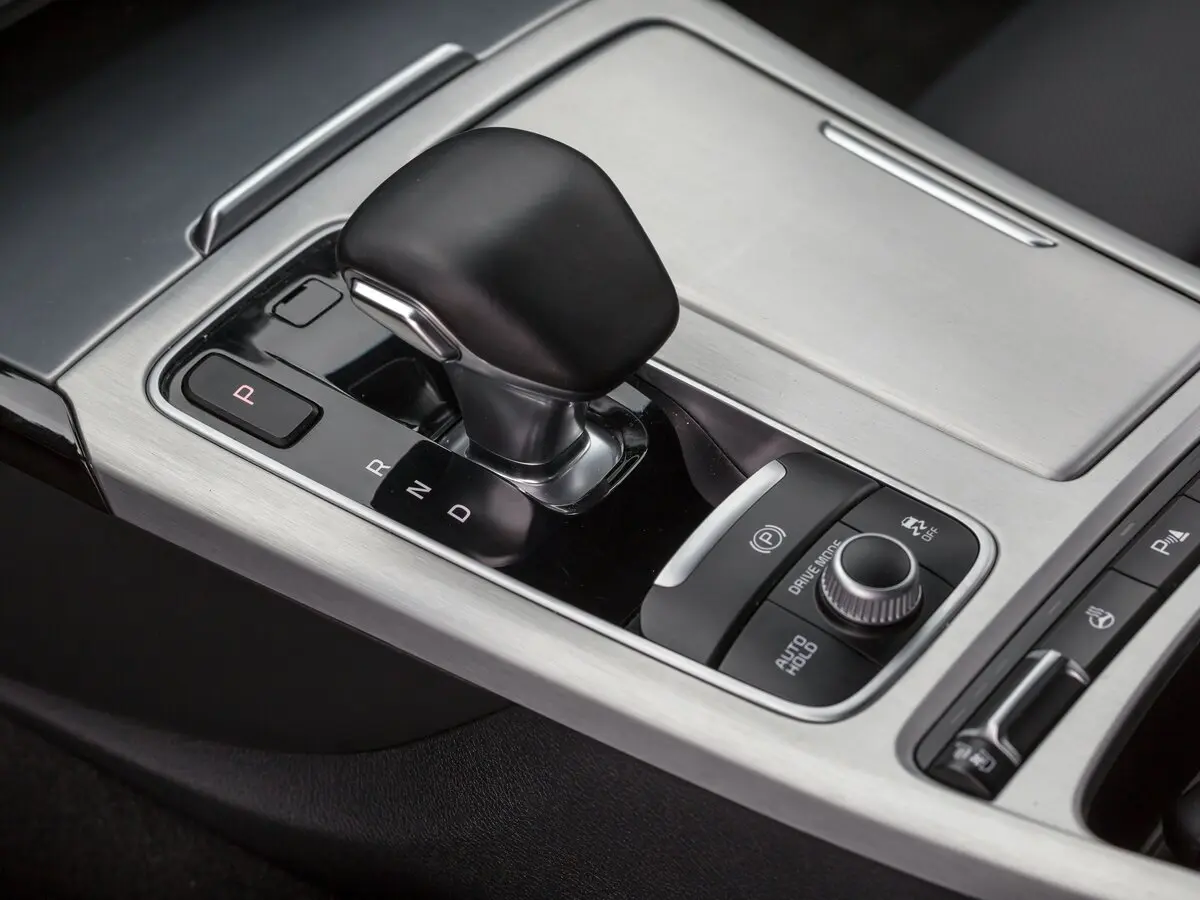 Kia Stinger I Лифтбек — фото 27
