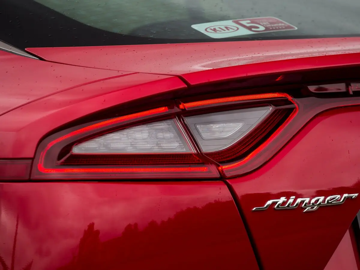 Kia Stinger I Лифтбек — фото 31