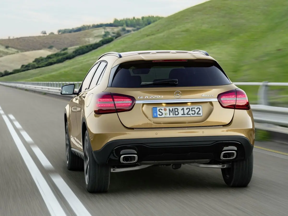 Mercedes-Benz GLA I (X156) Рестайлинг Внедорожник 5 дв. — photo 4