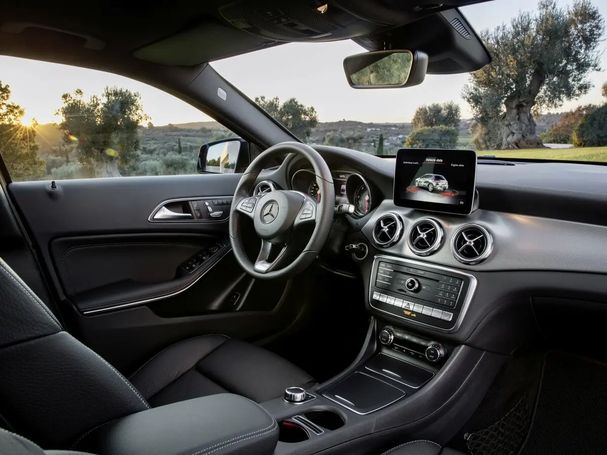 Mercedes-Benz GLA I (X156) Рестайлинг Внедорожник 5 дв. — photo 7